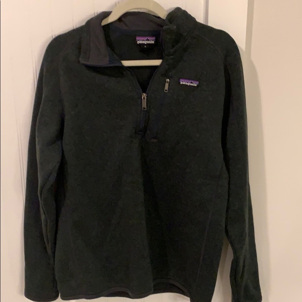 Deep green Patagonia zip up pullover